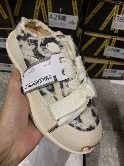 Ladies Fashion Shoes
65 dhs✅
size,35….43
💓💓

Zain161
❣️❣️❣️