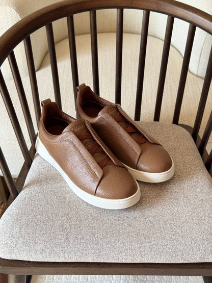 Zenga

AAA QUALITY 
Size: 40 to 47

500 dhs🇦🇪🇦🇪

Zain185
♥️♥️♥️