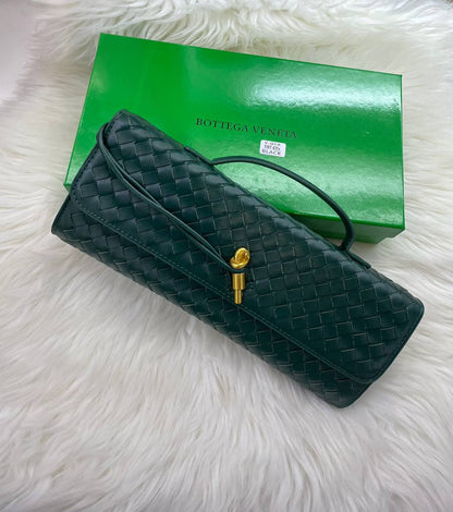 Bottega
⚡30cm
⚡with box
100 dhs💓

Zain118
♥️♥️♥️