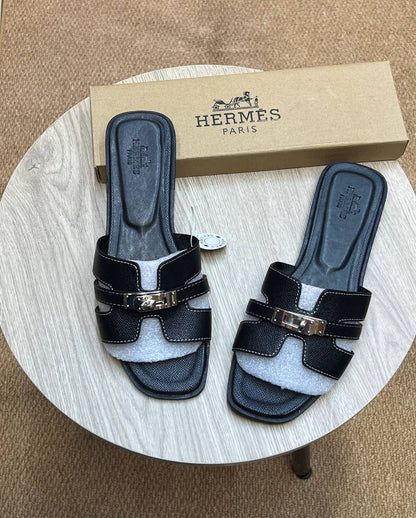 Hermes

37 to 42 
80 dhs🇦🇪🇦🇪

Zain236
♥️♥️♥️