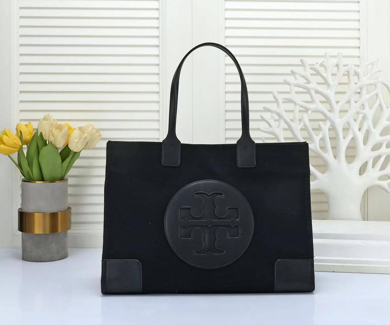 Tory 
Best quality 
100 dhs✅
size 41 cm

Zain290
♥️♥️♥️