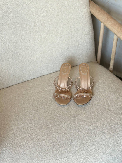RENE
QUALITY:SUPER MASTER

SIZE:36 TO 41😍🥰
500 dhs🇦🇪🇦🇪

Zain319
♥️♥️♥️