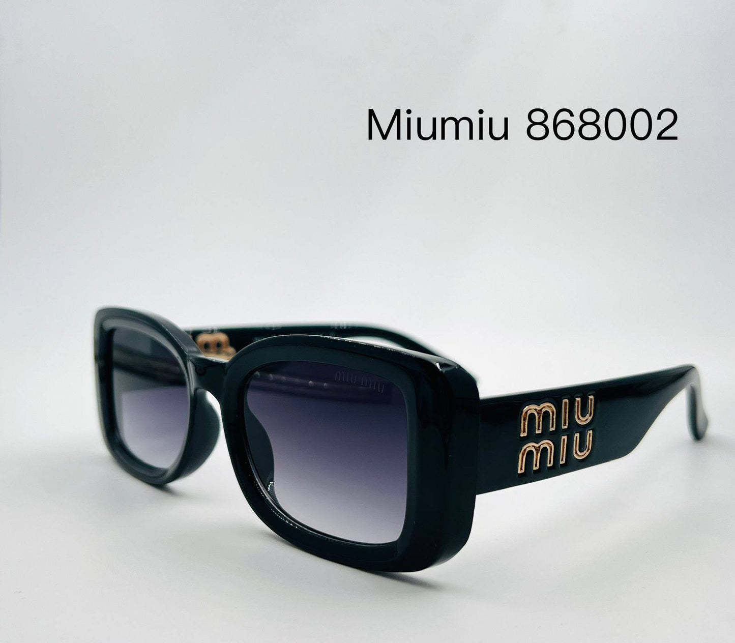 Miu Miu
Sunglasses 🕶️ 
good quality 💯
With master box 🗃️ 
50 dhs🌺

Zain273