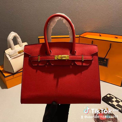 Hermes
GOOD QUALITY 
115 dhs🌺
SIZE 30 CM

Zain200
♥️♥️♥️