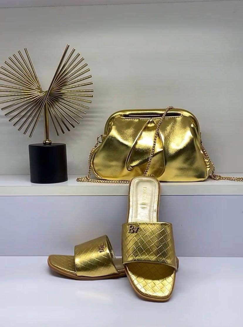 Full Set
150 dhs✅
Size 36….41💃💃💃

Zain161
♥️♥️♥️