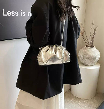 BOTTEGA

 NEW CAME
 GOOD QUALITY 

WITH BOX 
🎁🎁🎁

95 dhs🪙🌨️

Zain39
♥️♥️♥️