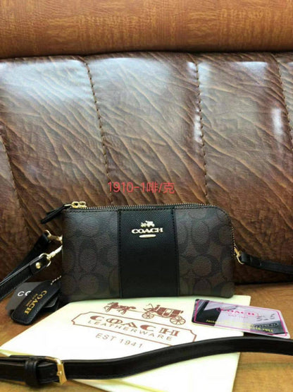 Coach
Small bag, double zipper
with 2 straps
55 dhs🇦🇪🇦🇪

Zain136
♥️♥️♥️