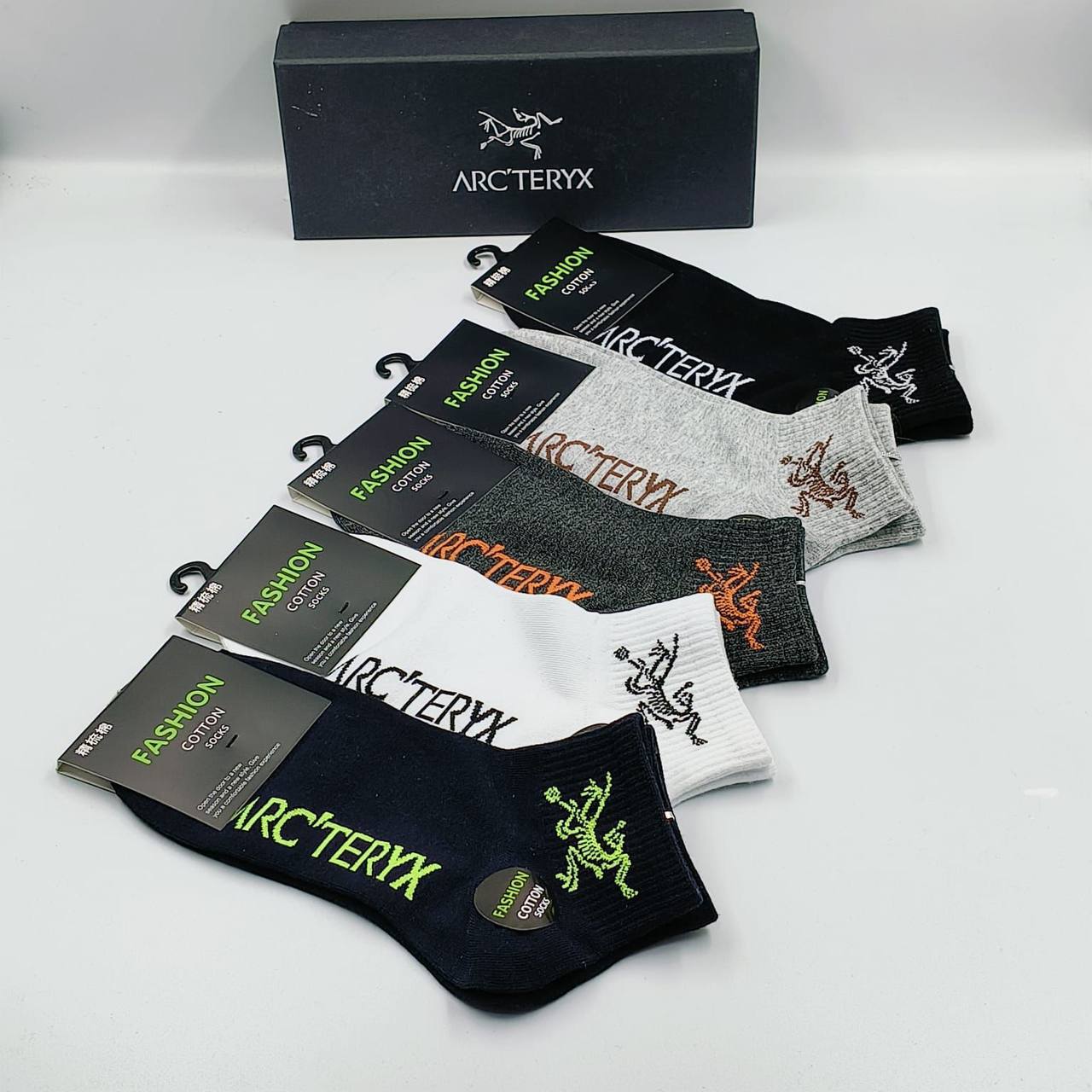 SOCKS 

WITHBOX 
🎁🎁🎁

35 dhs🪙🌺

Zain40
♥️♥️♥️