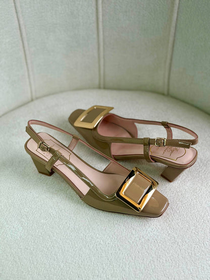 ROGER 
Super *AAA* *+* Quality 💯 
With original packing🎁🎁
SIZE:36and42
Available now
450 dhs✅

Zain309
♥️♥️♥️