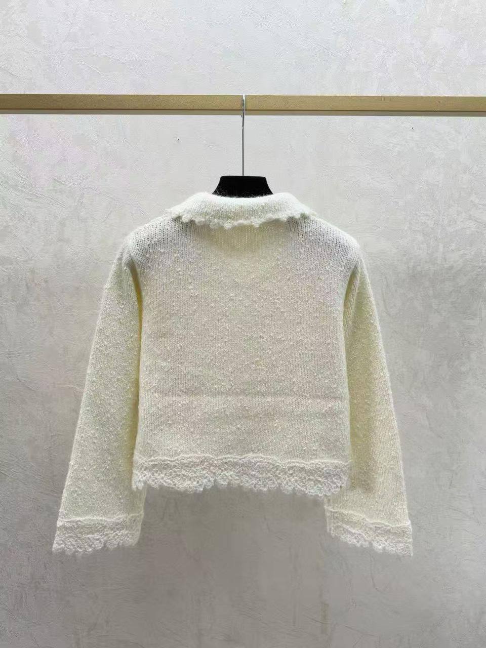 *New collections*                                                
CHANEL
*Super Master quality*
*Sizes: S M L XL* 
810 dhs💓

Zain308
♥️♥️♥️