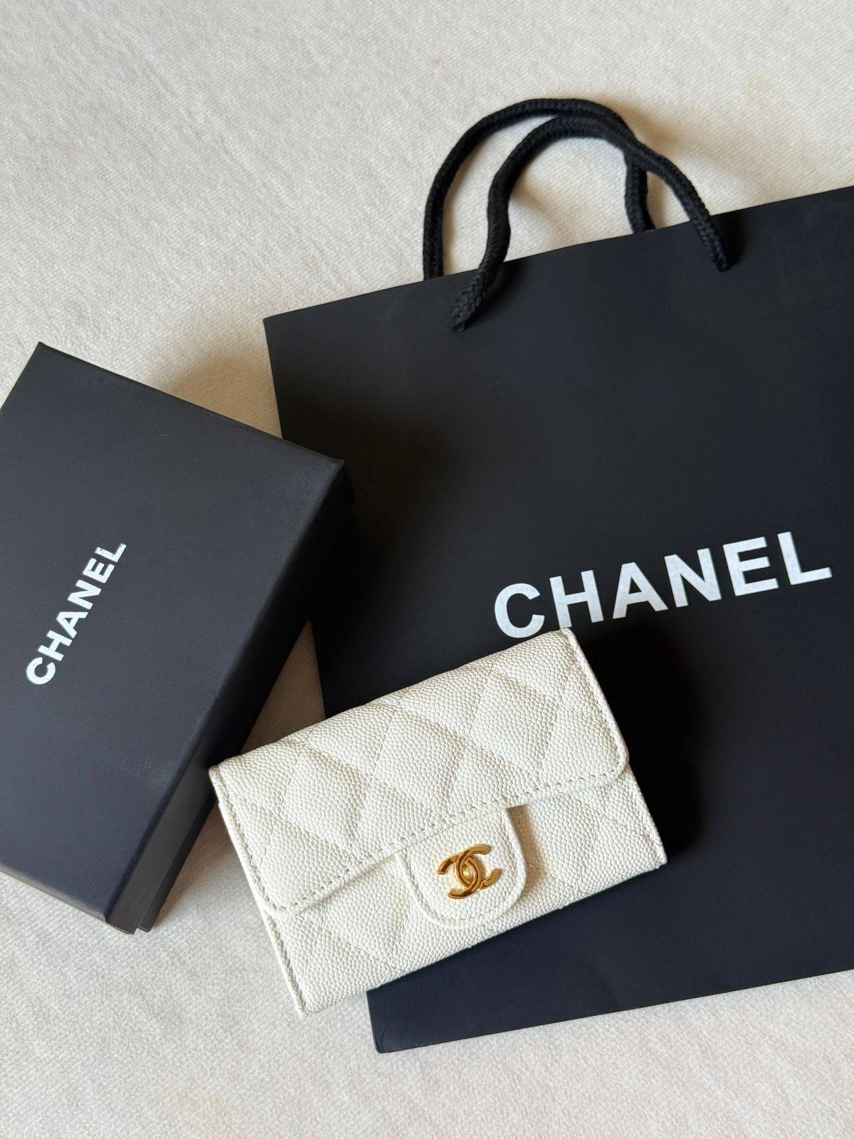Chanel

Super master

320 dhs🇦🇪🇦🇪

Zain275
♥️♥️♥️