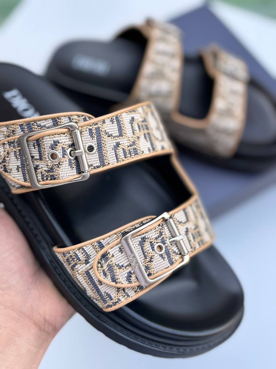 Dior men 
120 dhs💓
Size 40-45

Zain30
♥️♥️♥️