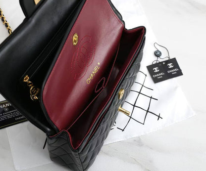 Chanel

With box 
🎁🎁🎁

115 dhs❣️

Zain136
♥️♥️♥️