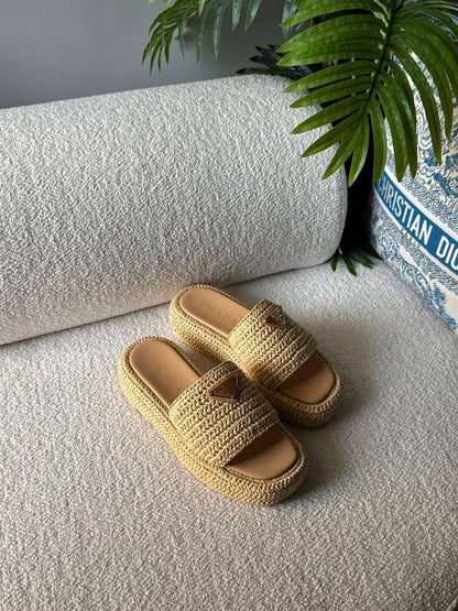 PRADA 
SuperMaster Quality 💯
450 dhs🪙💕
Size: 36 -41 💥

Zain171
♥️♥️♥️