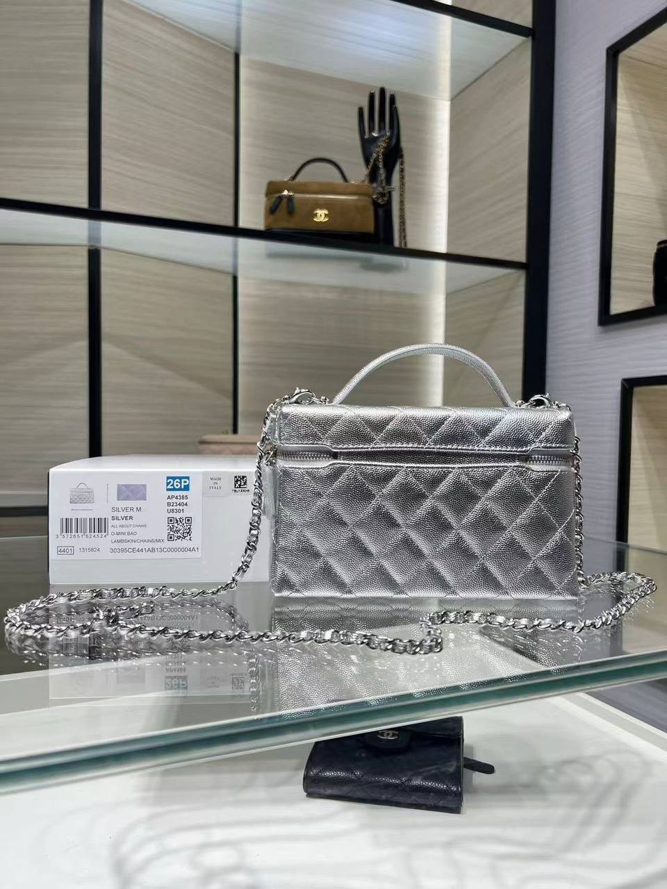 Chanel Classic Vanity 

With Chain✅ 

Size 19 cm
For Price 👇 WhatsApp✅
0568585901 
0507557372
0552275751 Owner Zain 👌

Zain274
♥️♥️♥️