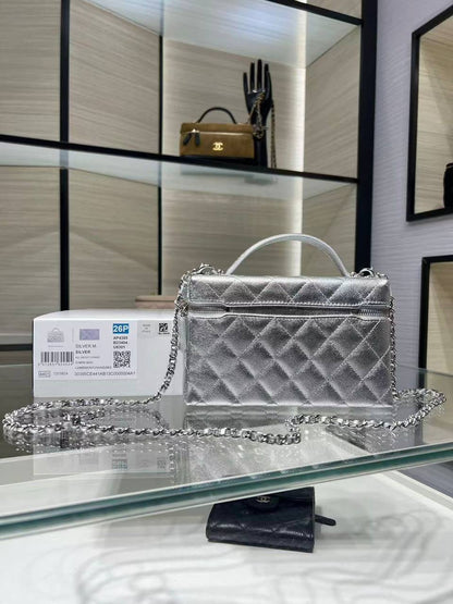 Chanel Classic Vanity 

With Chain✅ 

Size 19 cm
For Price 👇 WhatsApp✅
0568585901 
0507557372
0552275751 Owner Zain 👌

Zain274
♥️♥️♥️