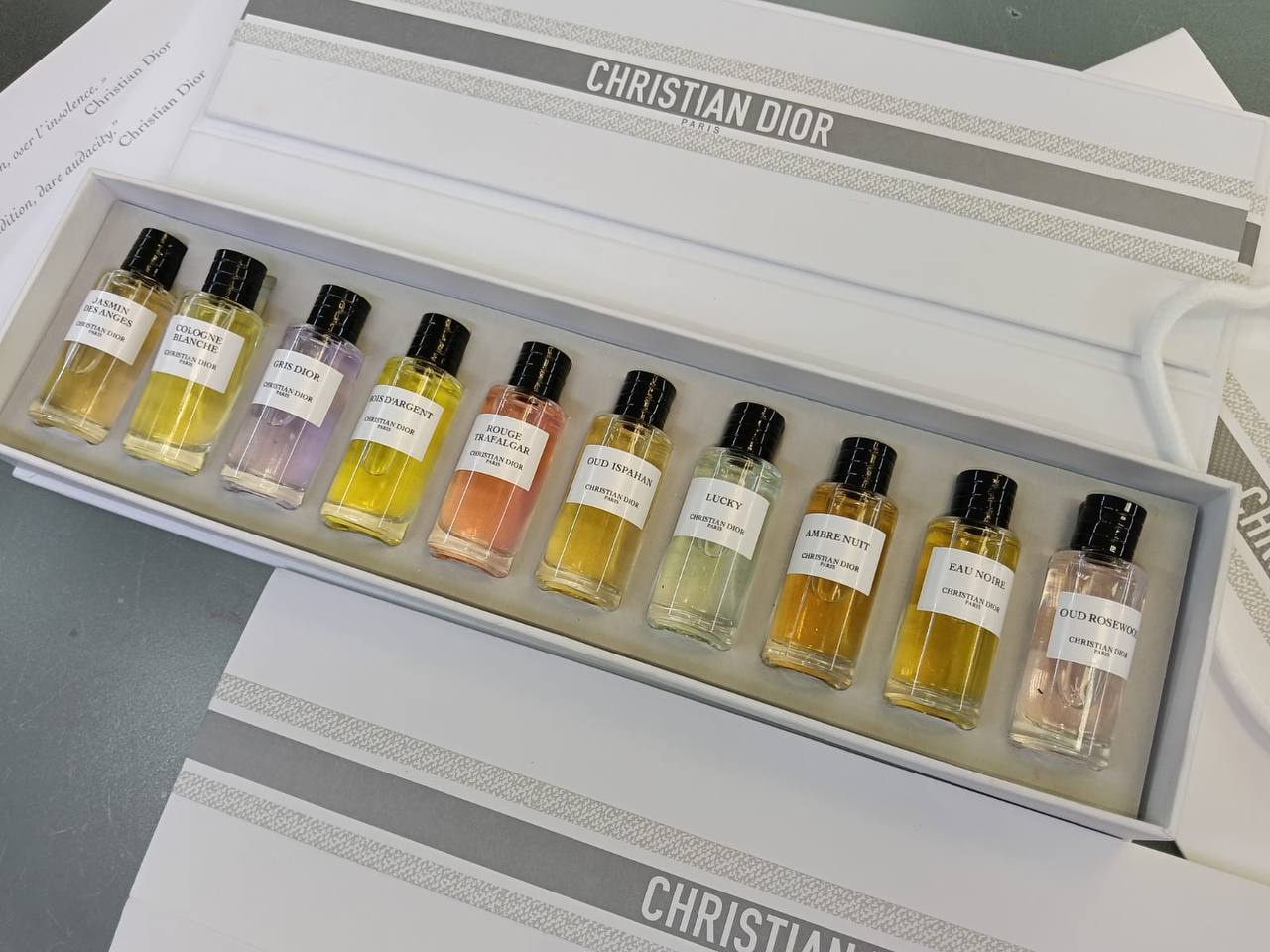 DIOR SET 10in1 white
90 dhs🇦🇪🇦🇪

Zain01
♥️♥️♥️
