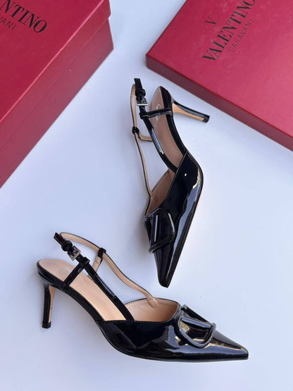 Valentino 
120 dhs🪙💕

Size 36-42

Zain55
♥️♥️♥️