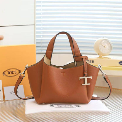 TODS
110 dhs🇦🇪🇦🇪
with box
size 24cm
High quality

Zain26
♥️♥️♥️