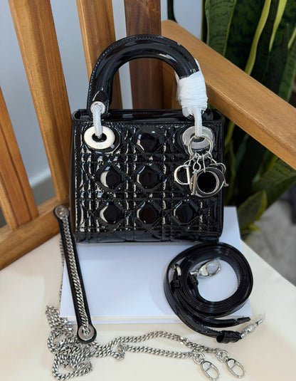 DIOR 💫
Super Master Quality ⚡️
Original Packing 🎁
17cm

For Price 👇 WhatsApp✅
0568585901 
0507557372
0552275751 Owner Zain 👌

Zain321
♥️♥️♥️