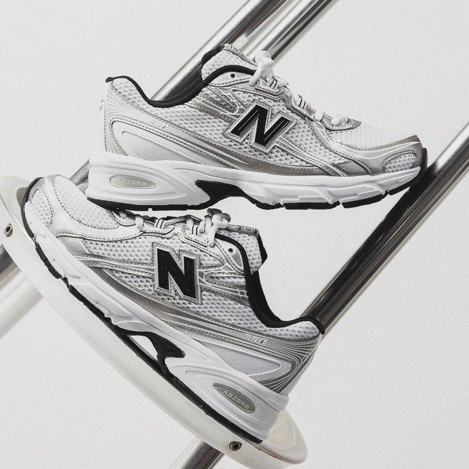 New Balance 740 ‘White/Silver Metallic/Navy’
210 dhs🇦🇪🇦🇪

Zain242
♥️♥️♥️