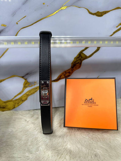 Hermes belt
With box 
🎁🎁🎁

40 dhs🪙💚

Zain136
♥️♥️♥️