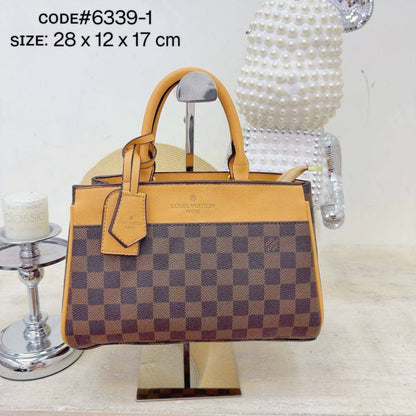 LV
ᴘᴀʟᴀɪs ᴛᴏᴘ ʜᴀɴᴅʙᴀɢ
ᴍᴏɴᴏɢʀᴀᴍ ʟᴇᴀᴛʜᴇʀ
ᴡɪᴛʜ ʟᴏɴɢ ʙᴇʟᴛ sᴛʀᴀᴘ
sɪᴢᴇ: 28 cm

70 dhs❣️

Zain31
♥️♥️♥️