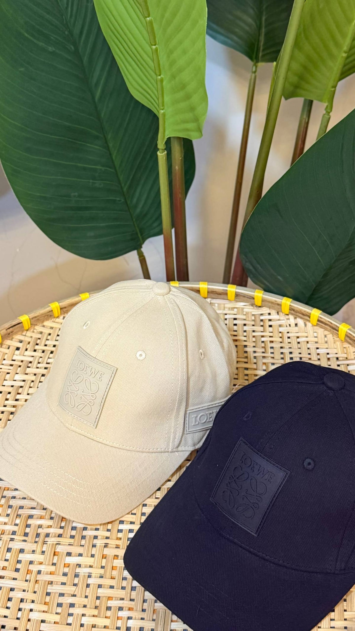 LOEWE CAP

VVIP QUALITY
180 dhs🇦🇪🇦🇪

Zain281
♥️♥️♥️