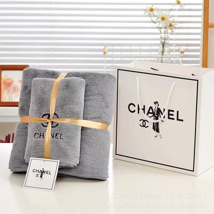 Towel one set
 with paper bag 
45 dhs💓

Zain295
♥️♥️♥️