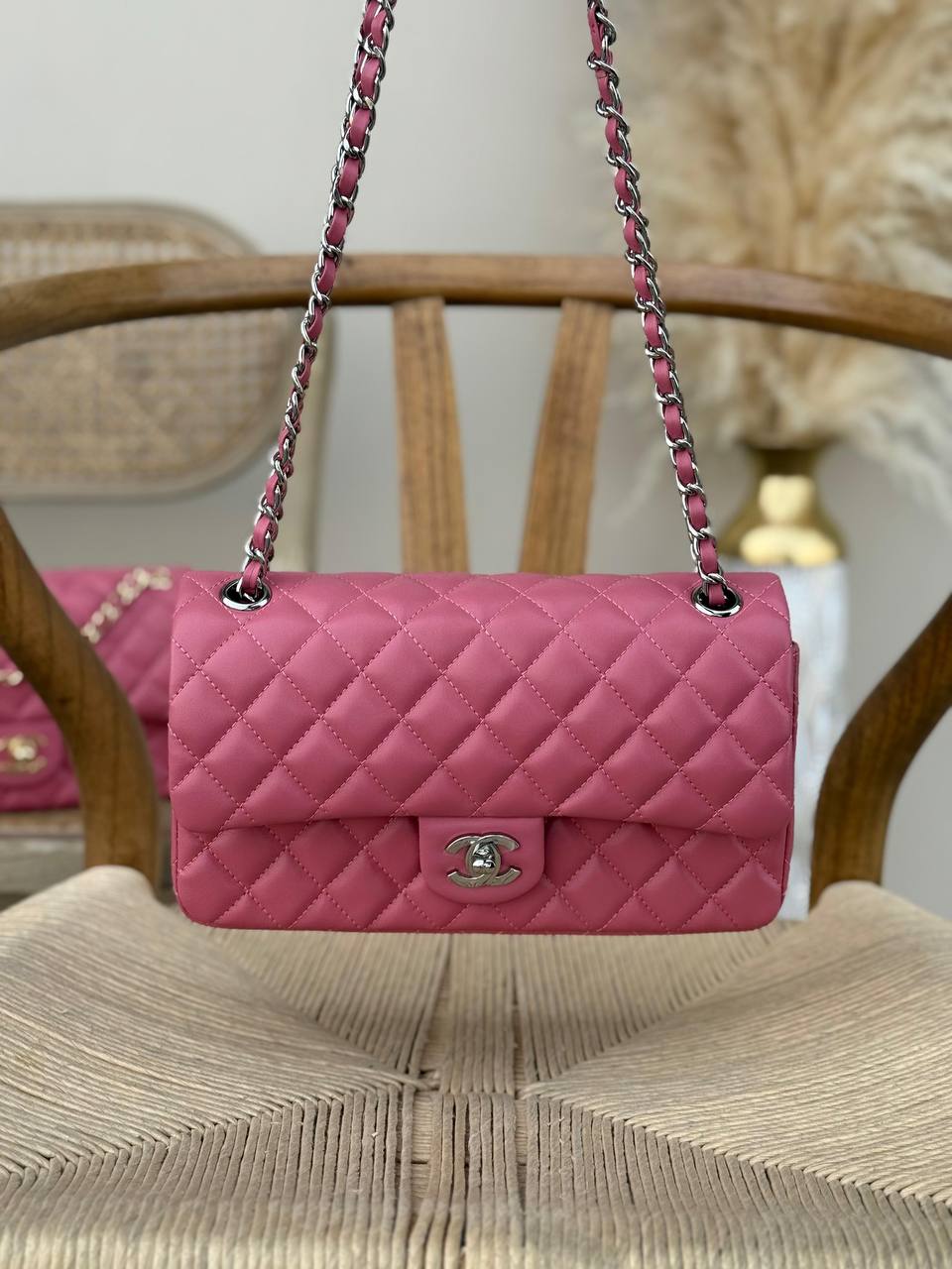 CHANEL
23cm
350 dhs✅
Top quality 
With box🎁

Zain167
♥️♥️♥️