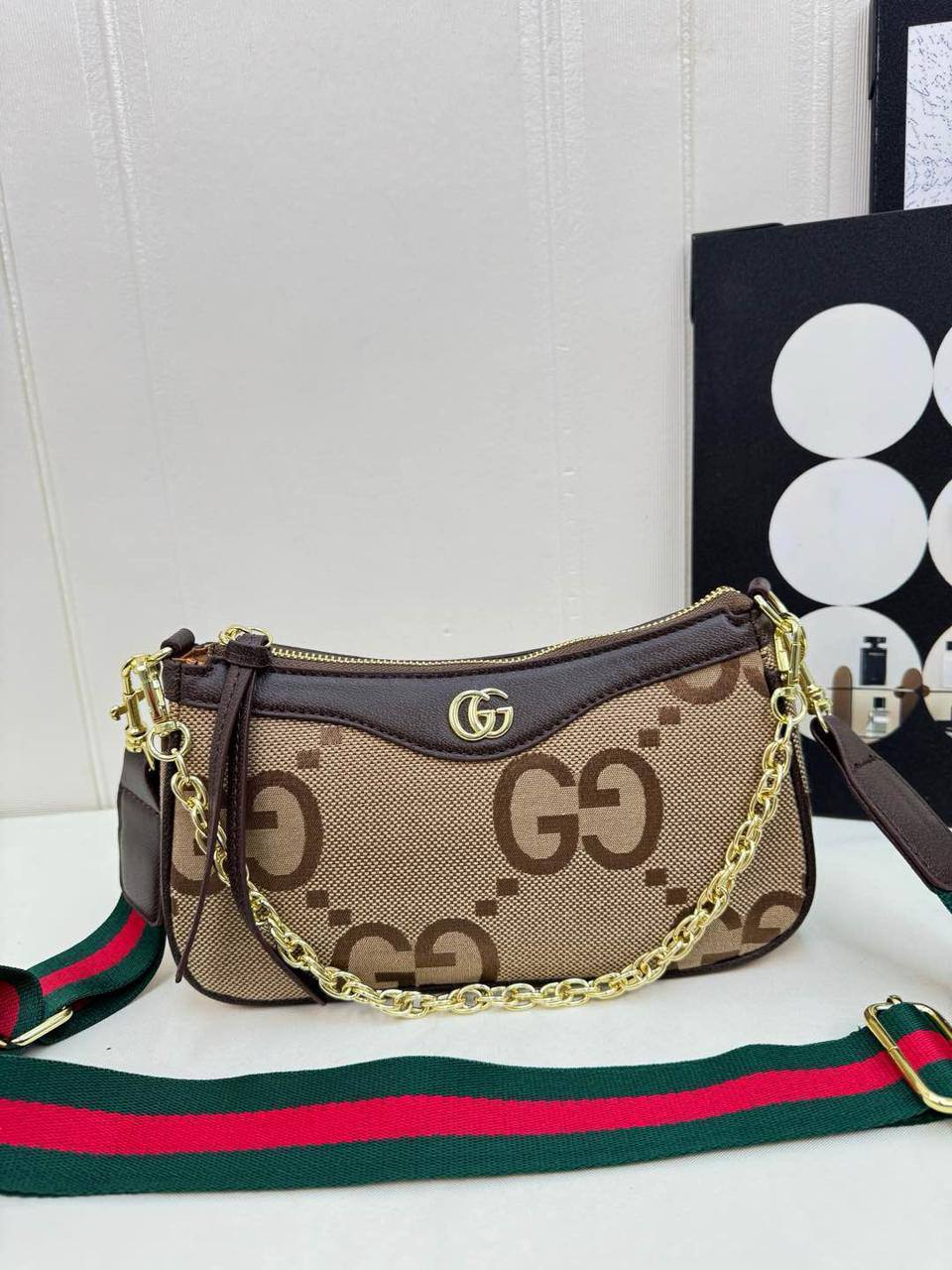 Gucci
24*13*6 cm
75 dhs💓

Zain17
♥️♥️♥️