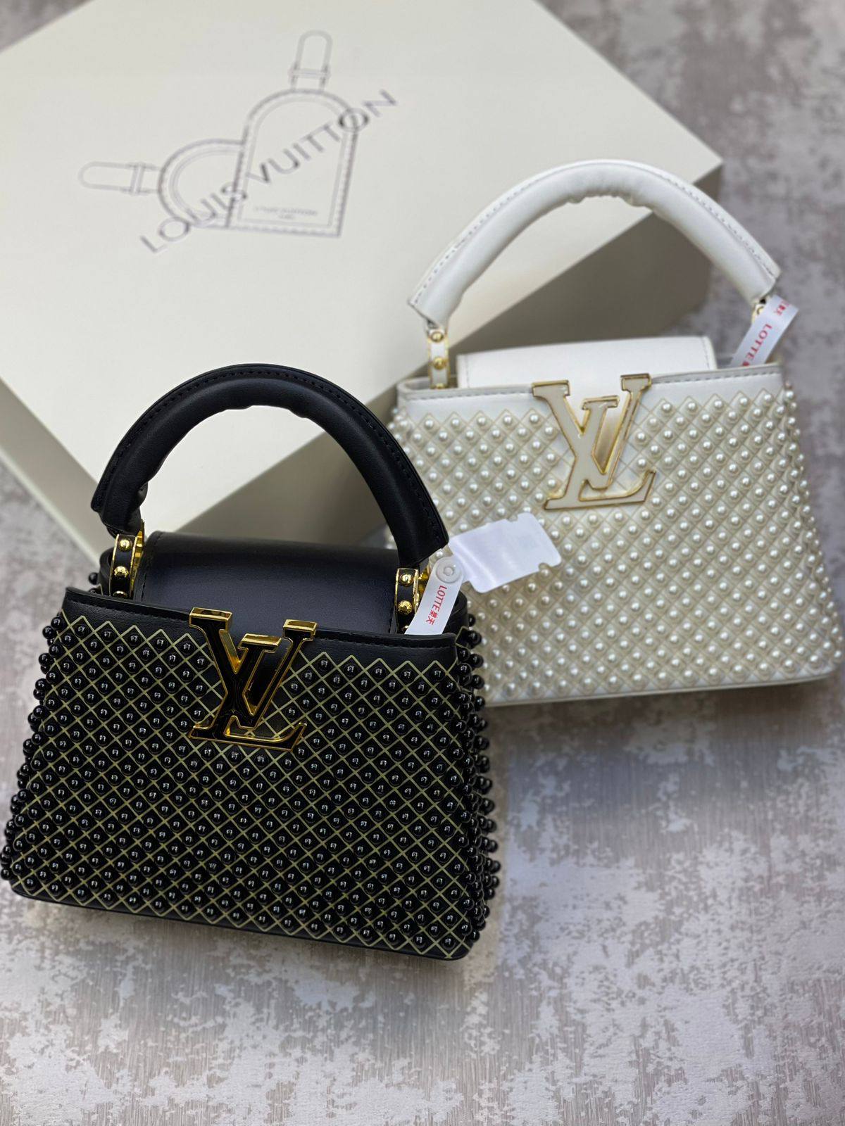 LV
High Quality offer
290 dhs🗽

Zain175
♥️♥️♥️