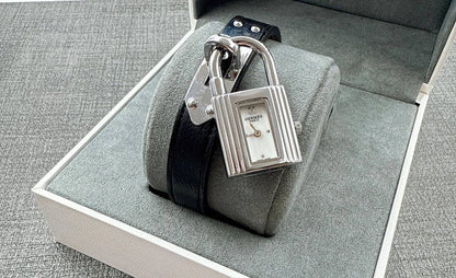 Aigner
Ladies watches
65 dhs🪙

Zain45
♥️♥️♥️