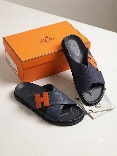 NEW CAME
HERMES SLIPPER
GOOD QUALITY
105 dhs🇦🇪🇦🇪
Size 40 TO 46

Zain40
♥️♥️♥️