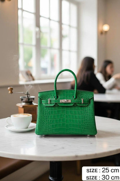 HERMES ʙɪʀᴋɪɴs
ɢʟᴏssʏ ᴄʀᴏᴄᴏᴅɪʟᴇ ʟᴇᴀᴛʜᴇʀ
sɪʟᴠᴇʀ ʜᴀʀᴅᴡᴀʀᴇ

sɪᴢᴇ 25 cm PRICE: *115 ᴅʜs* 

sɪᴢᴇ 30 cm PRICE: *120 ᴅʜs* 

Zain31
♥️♥️♥️