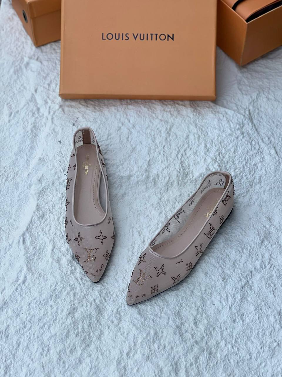 LV 
SIZE 36 to 41
100 dhs✅

Zain21
♥️♥️♥️