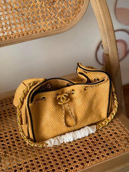 Available again✨✨✨

CHANEL 

22_25cm
360_380😍

*MASTER QUALITY*

With box🎁

Zain167
♥️♥️♥️
