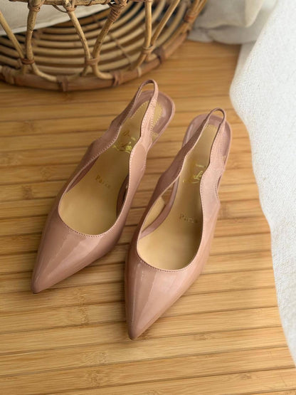 Christian Louboutin
AA Quality
𝘀𝗶𝘇𝗲: 𝟯𝟲 𝘁𝗼𝗼 𝟰2
450 dhs🇦🇪🇦🇪

Zain303
♥️♥️♥️
