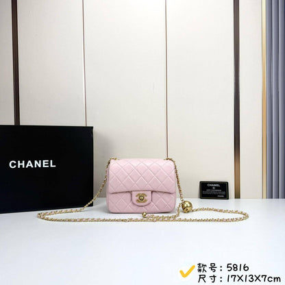 Chanel
Master
240 dhs🌺

#17cm
#with box💕❤️🙋‍♂️

Zain228
♥️♥️♥️