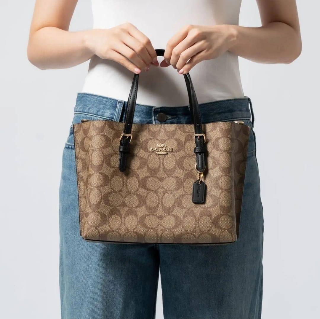 Coach
90 dhs🪙💕 
high quality

Zain26
♥️♥️♥️