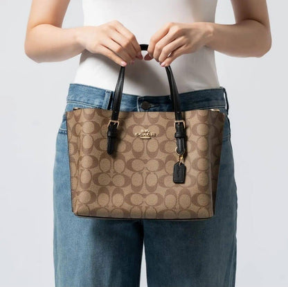 Coach
90 dhs🪙💕 
high quality

Zain26
♥️♥️♥️