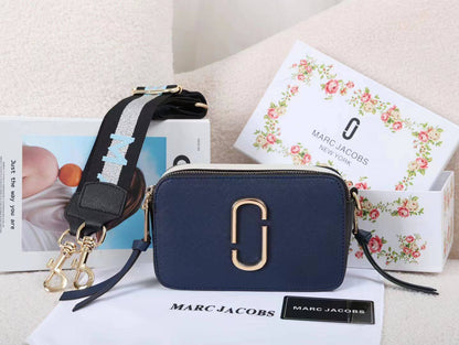 Marc Jacobs

withbox 
🎁🎁🎁

95 dhs💓

Zain143
♥️♥️♥️