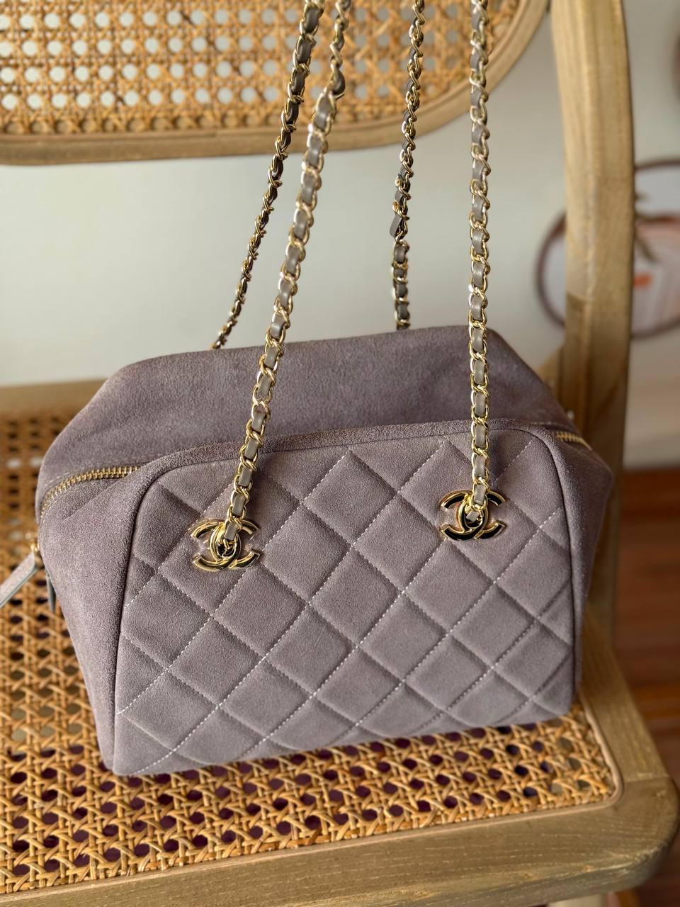 New Collection✨✨✨
CHANEL
23cm
25cm
370 dhs🇦🇪🇦🇪
*MASTER QUIETLY*
With box🎁

Zain167
♥️♥️♥️