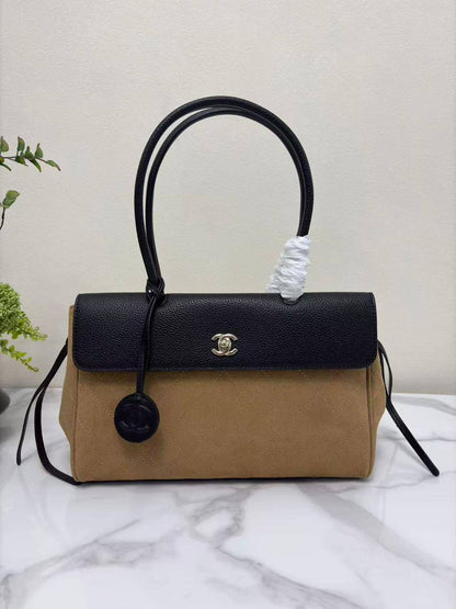 Chanel
Master
30cm 🤗 
330 dhs💓

Zain228
♥️♥️♥️