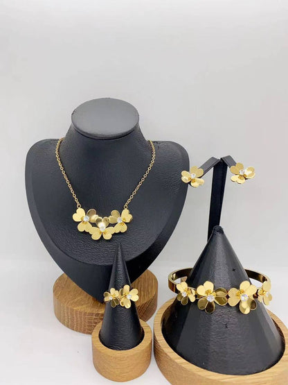 one Set Accessories
50 dhs🇦🇪

Zain45
♥️♥️♥️
