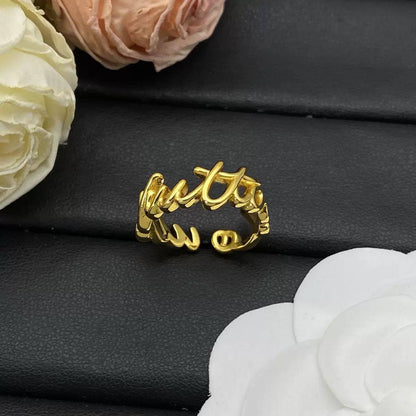 LV Ring 💍 
Adjustable 
Master quality 

*45* AED normal box 📦

Zain48
♥️♥️♥️
