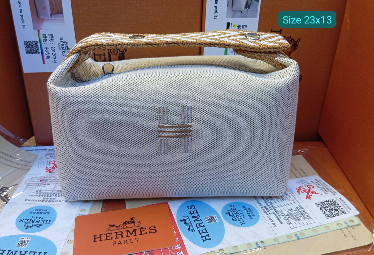 Hermes
Good quality 
with box 
🎁🎁🎁

90 dhs🪙🌨️

Zain186
♥️♥️♥️