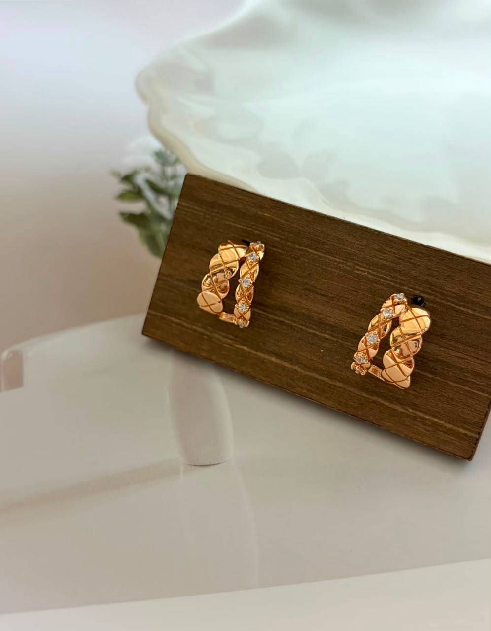 CHANEL
Earring 🦋
Master quality 💯
With normal boxes 🗃️ 
45 dhs🇦🇪🇦🇪


With master box 📦 
60 dhs🇦🇪🇦🇪

Zain216
♥️♥️