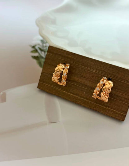 CHANEL
Earring 🦋
Master quality 💯
With normal boxes 🗃️ 
45 dhs🇦🇪🇦🇪


With master box 📦 
60 dhs🇦🇪🇦🇪

Zain216
♥️♥️