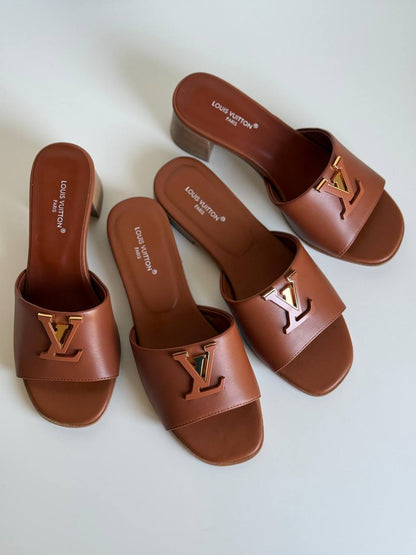 LV
AA Quality
𝗦𝗶𝘇𝗲 𝟯𝟲 𝘁𝗼 𝟰1 
450 dhs✅

Zain288
♥️♥️♥️